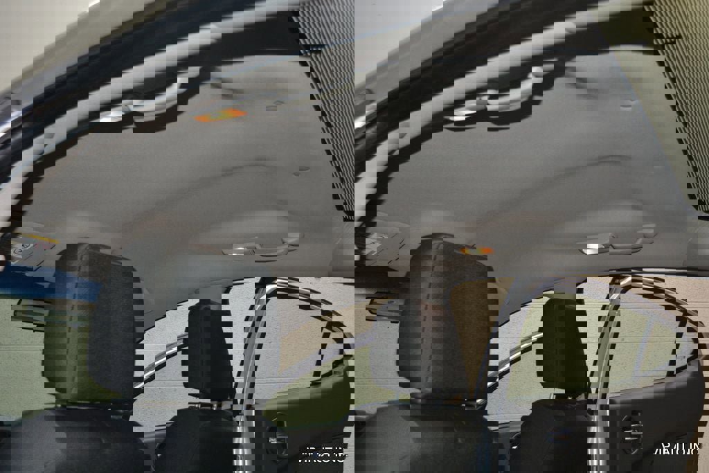 Used 2004 Pontiac Grand Prix GT w/ Drivers Package FWD image 24