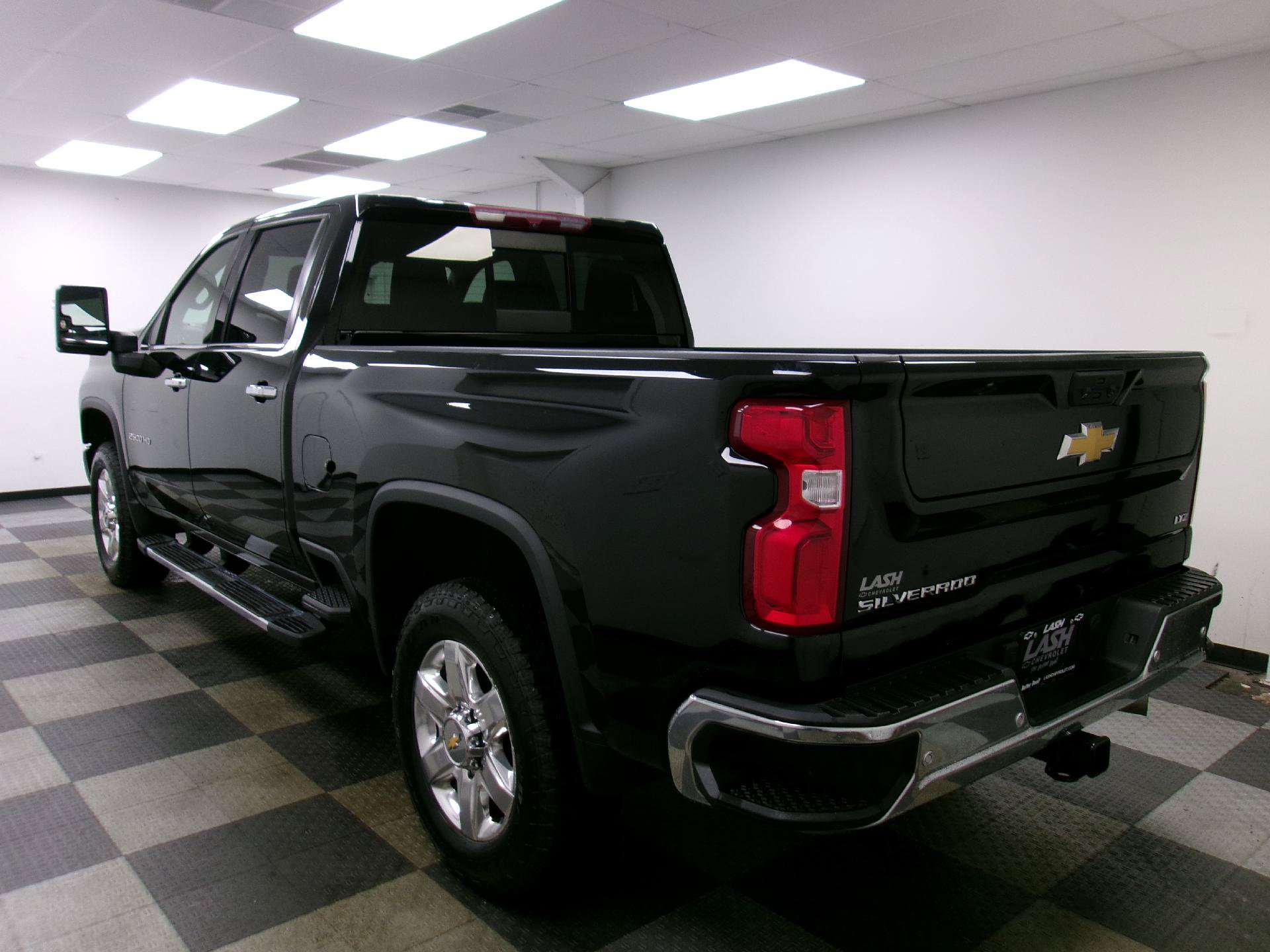 Used 2022 Chevrolet Silverado 2500 LTZ w/ LTZ Plus Package AWD/4WD image 2