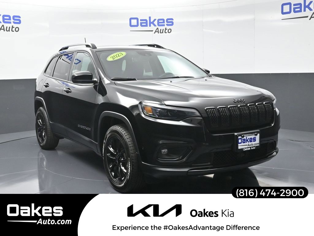 Used 2023 Jeep Cherokee Altitude Lux