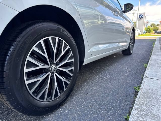 Used 2019 Volkswagen Jetta SE w/ Cold Weather Package FWD image 23