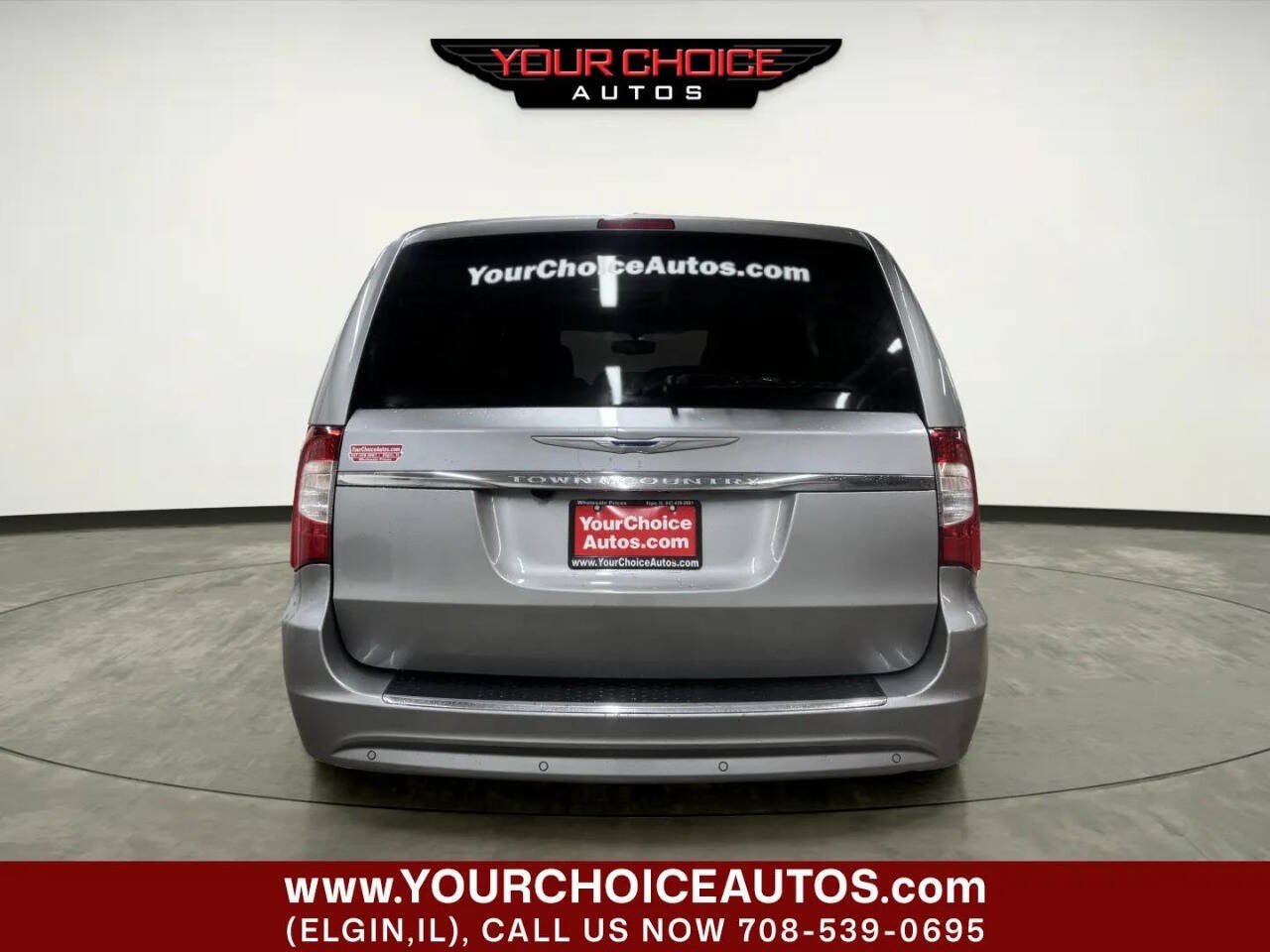 Used 2015 Chrysler Town & Country Touring-L w/ Driver Convenience Group FWD image 4