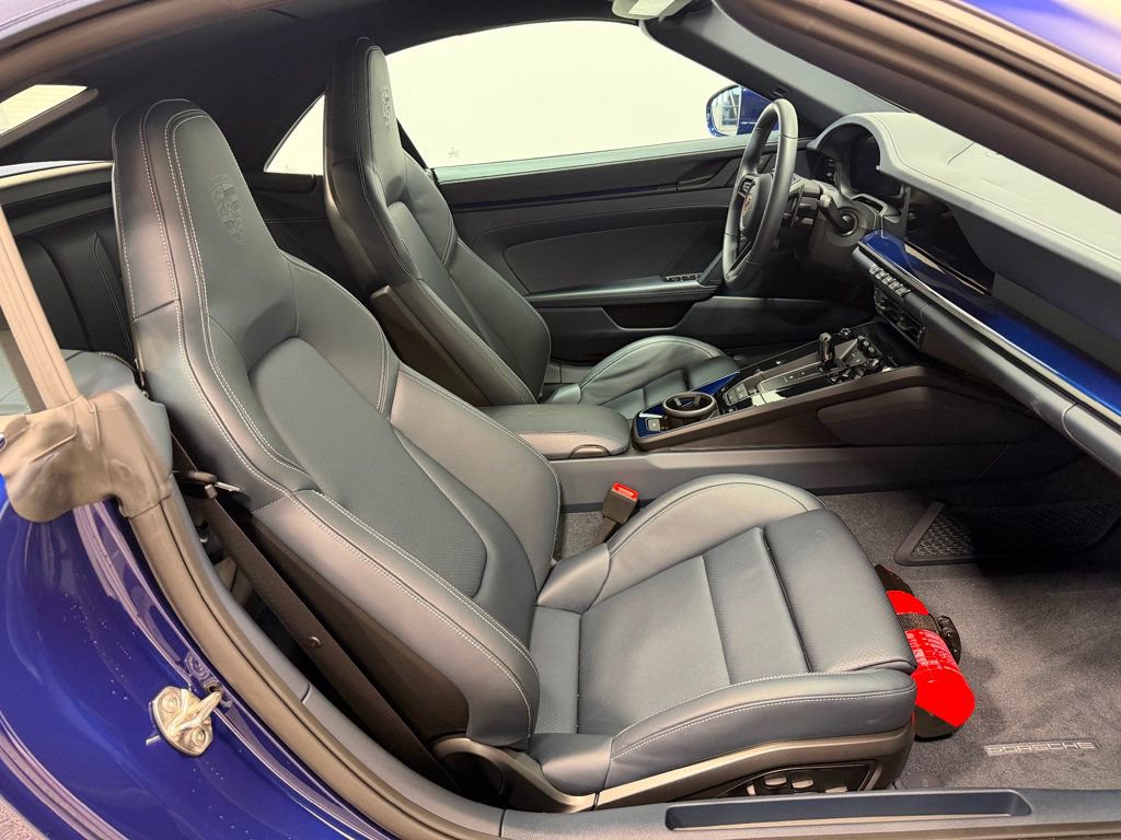 Used 2025 Porsche 911 GTS image 39