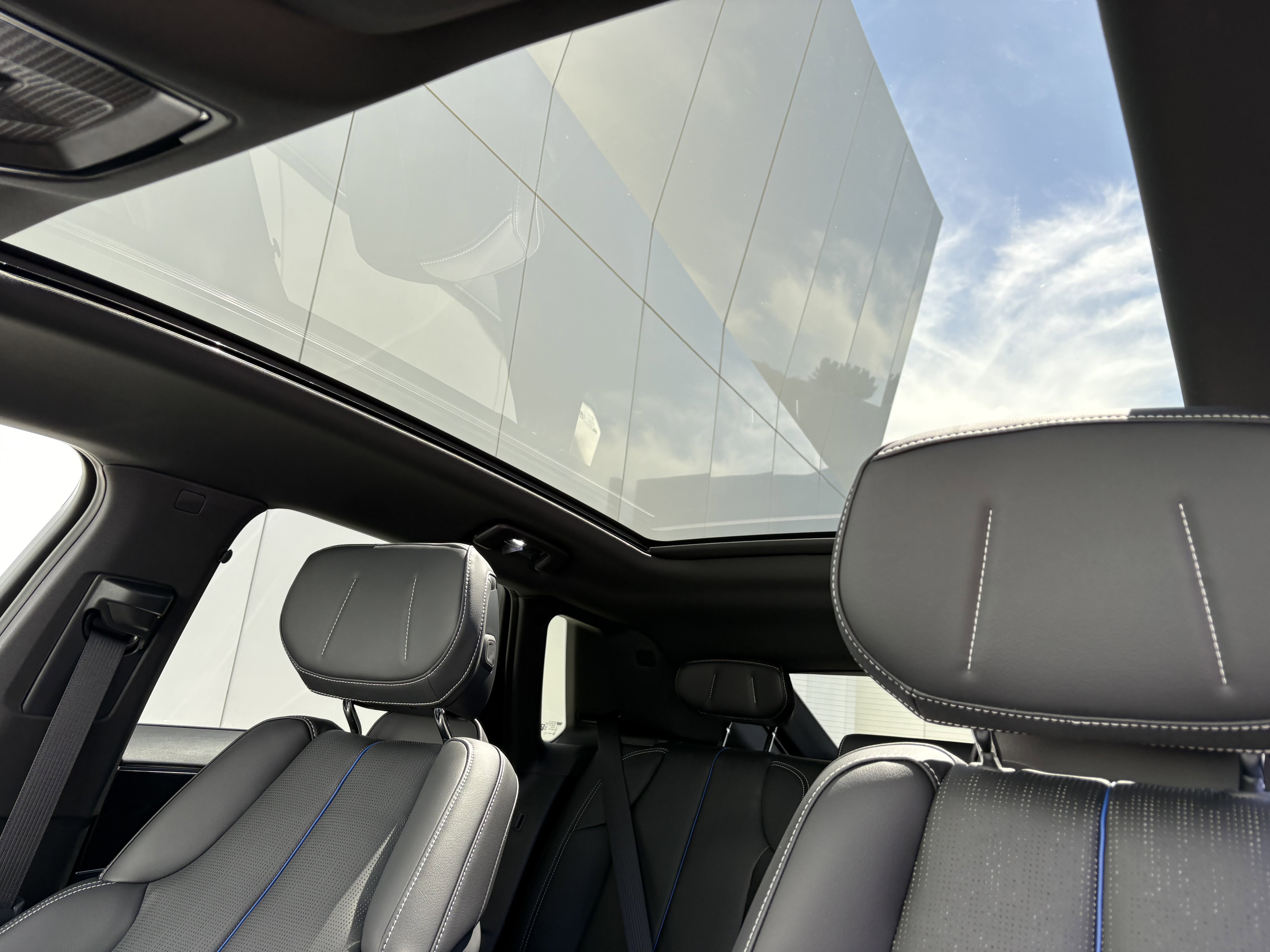 New 2025 Cadillac Lyriq Luxury image 14