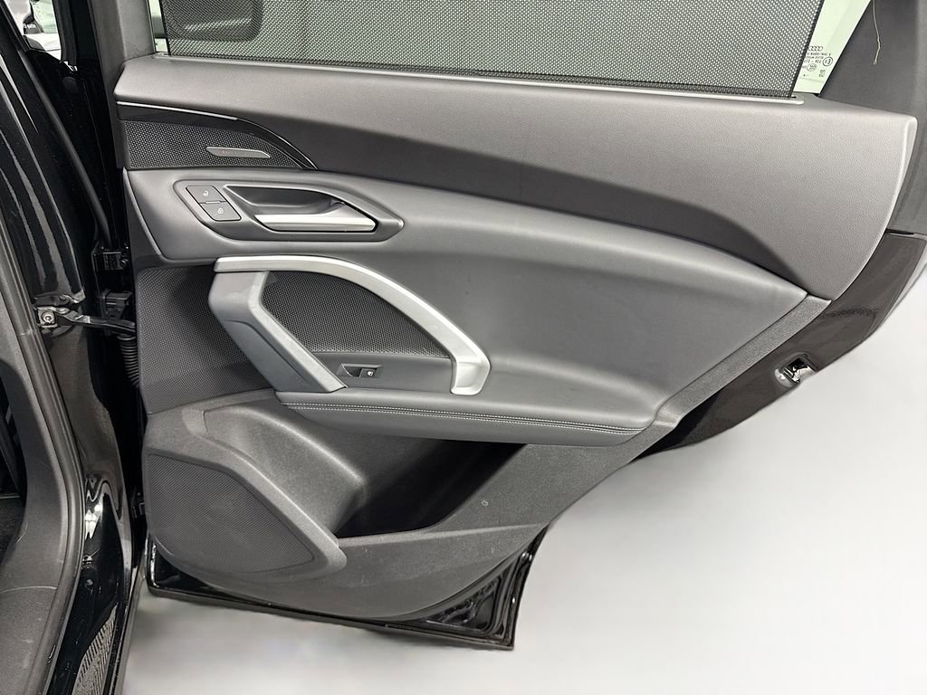 Used 2025 Audi Q5 Premium Plus w/ Premium Plus image 26