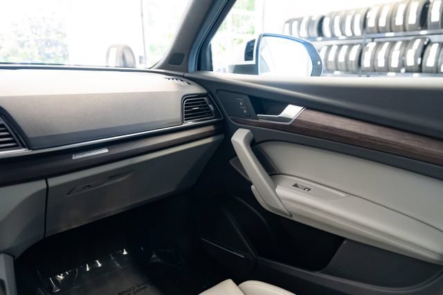 Used 2023 Audi Q5 2.0T Premium Plus w/ Premium Plus Package AWD/4WD image 10