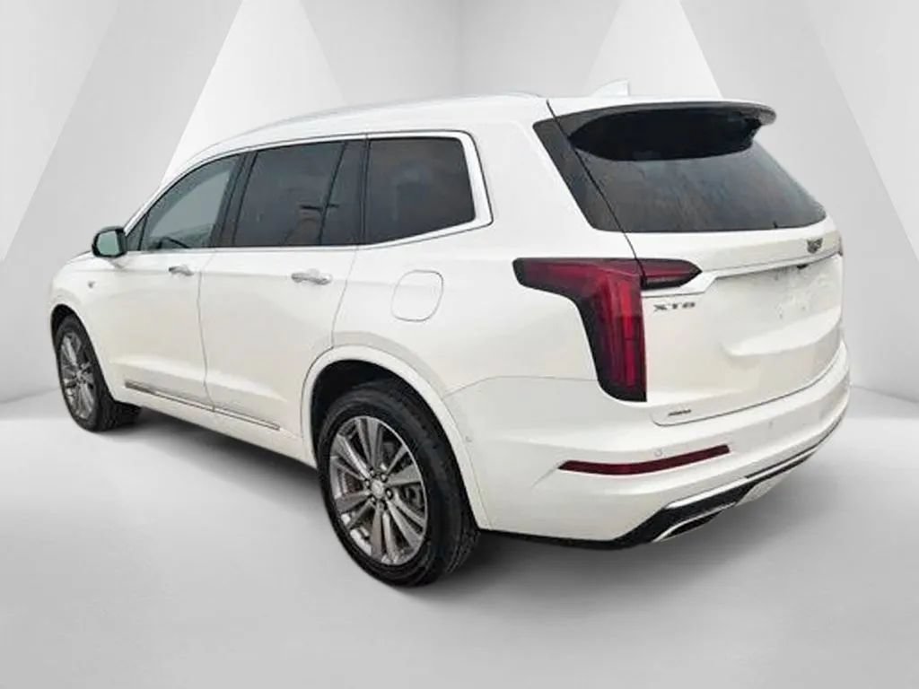 Used 2024 Cadillac XT6 Premium Luxury w/ Technology Package AWD/4WD image 5