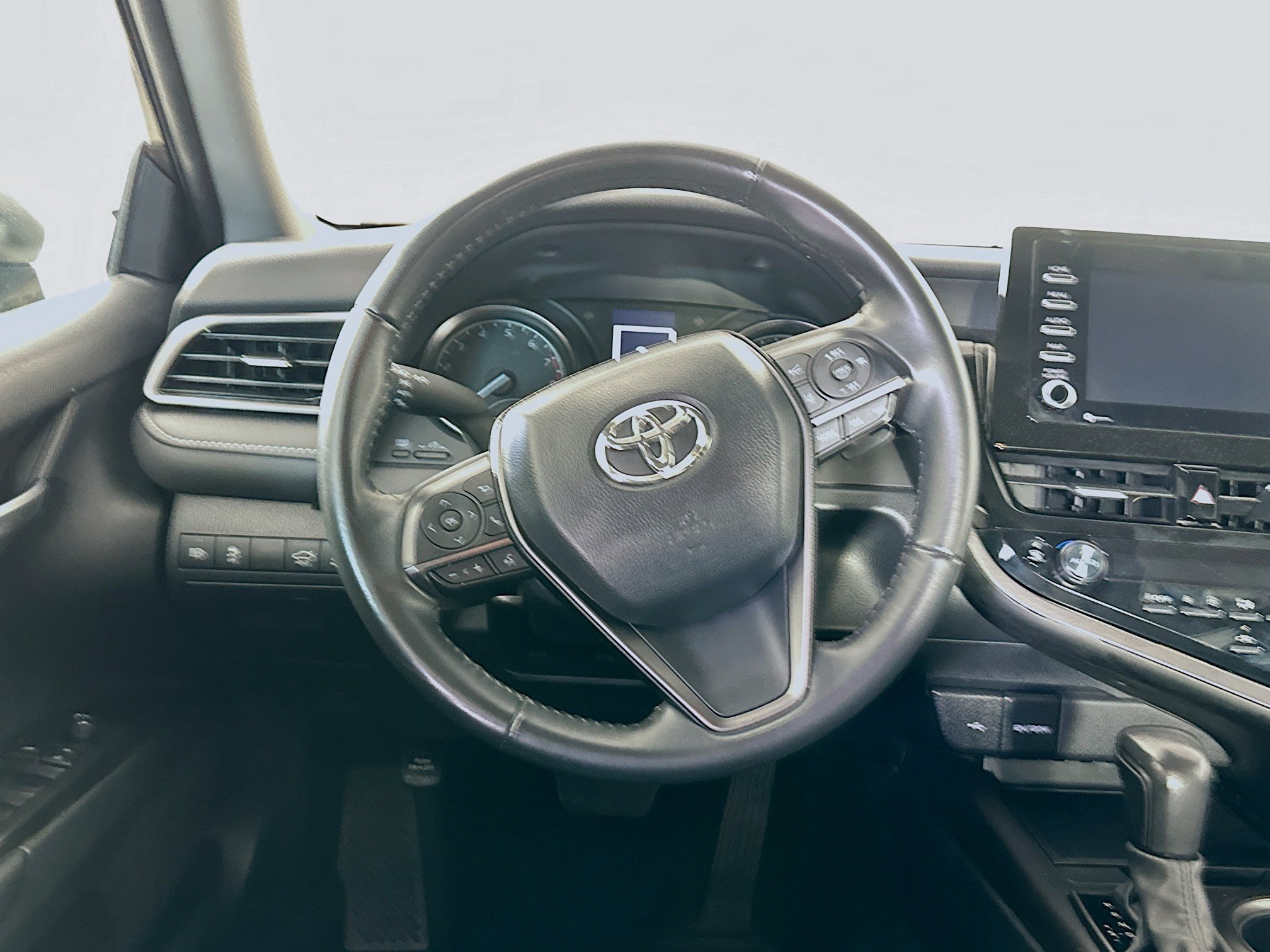 Used 2024 Toyota Camry SE FWD image 17