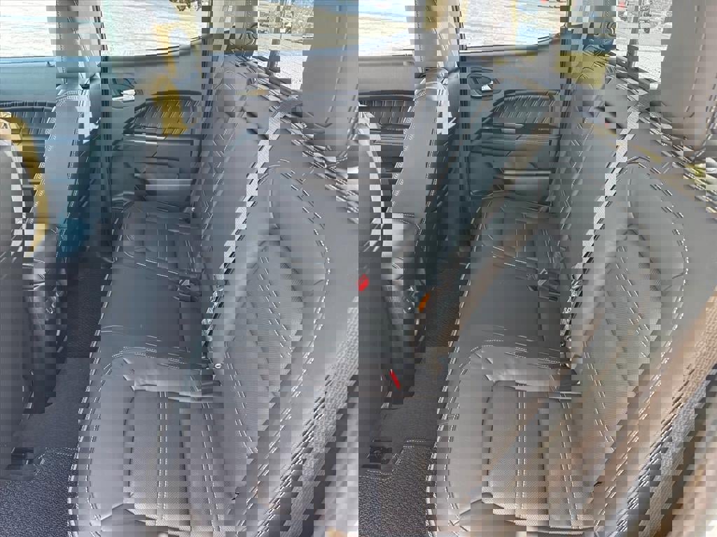 Certified 2022 GMC Canyon Denali image 6