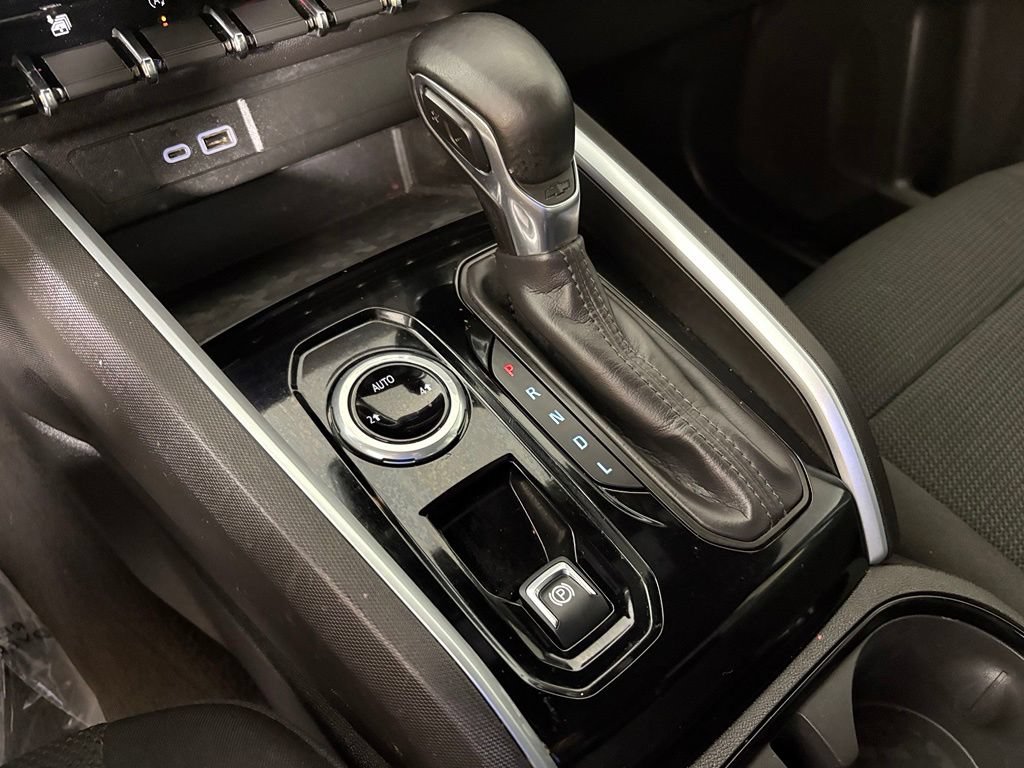 Used 2024 Chevrolet Colorado LT AWD/4WD image 30