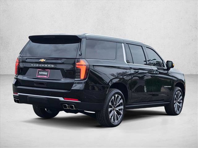 Used 2026 Chevrolet Suburban High Country AWD/4WD image 5