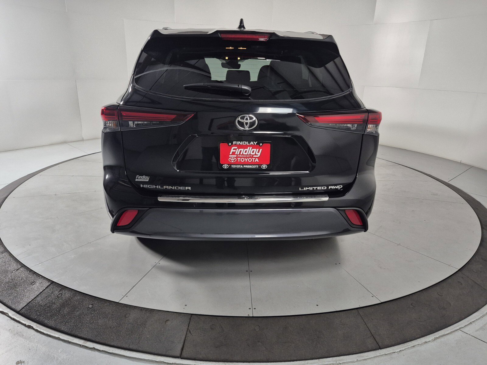 New 2026 Toyota Highlander Limited image 4