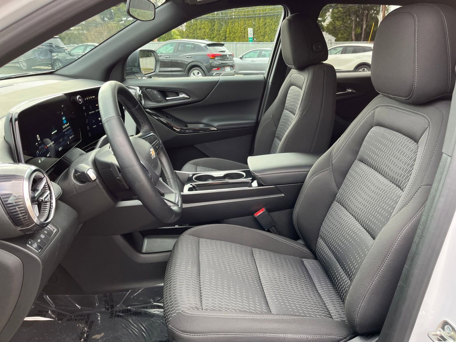 Used 2025 Chevrolet Equinox LT image 36