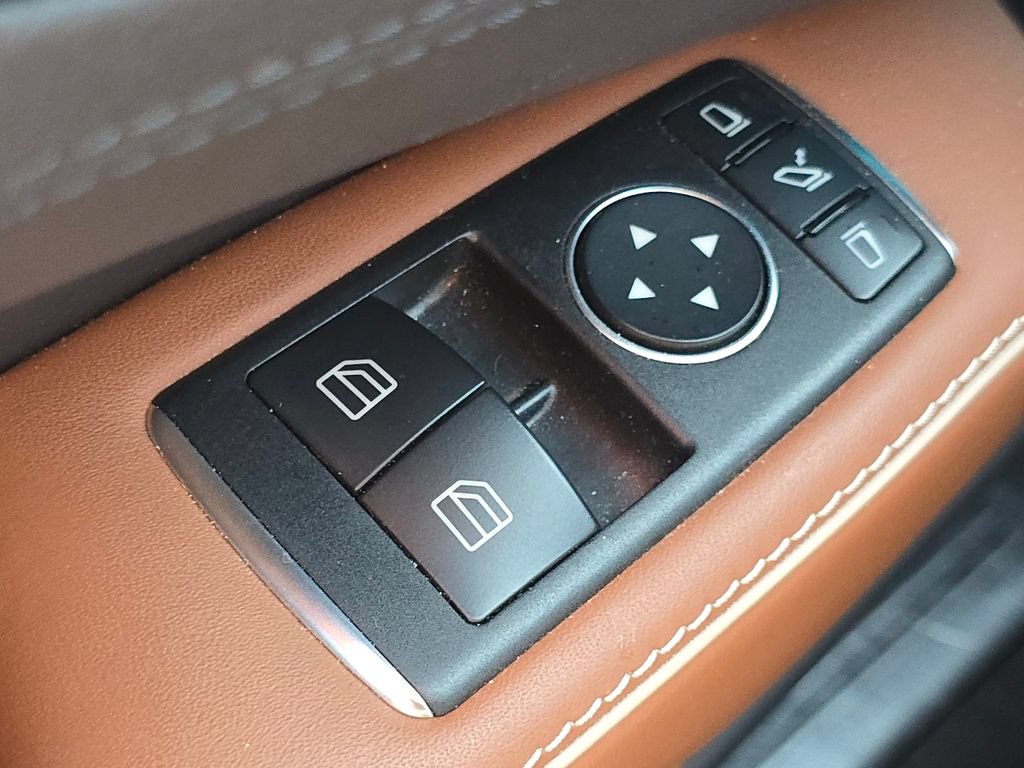 Certified 2020 Mercedes-Benz SL 550 image 24