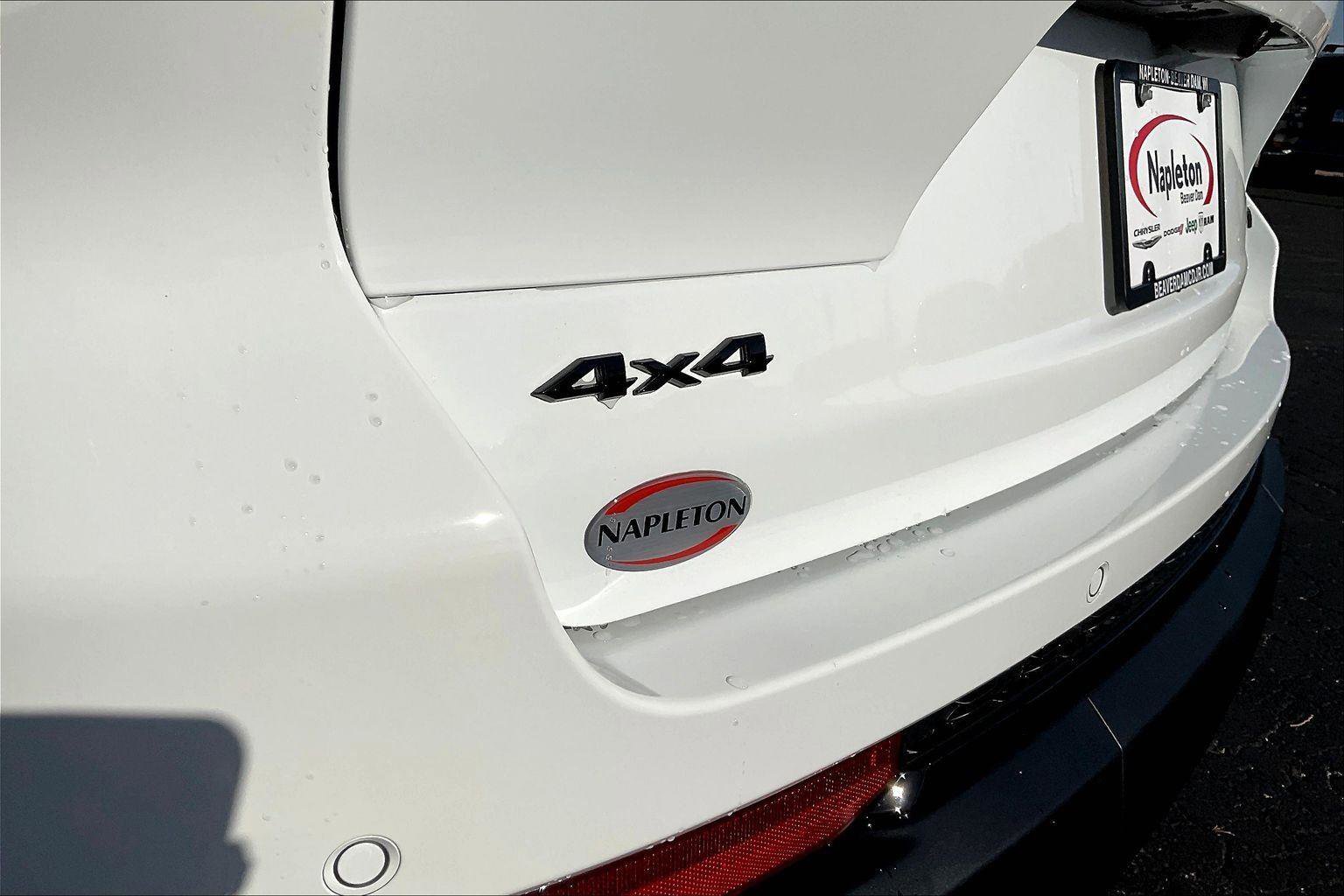 New 2025 Jeep Grand Cherokee L Limited w/ Black Appearance Package image 9