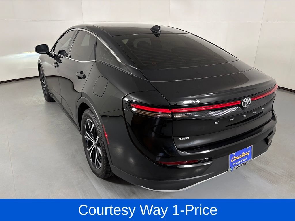 Used 2023 Toyota Crown AWD/4WD image 8