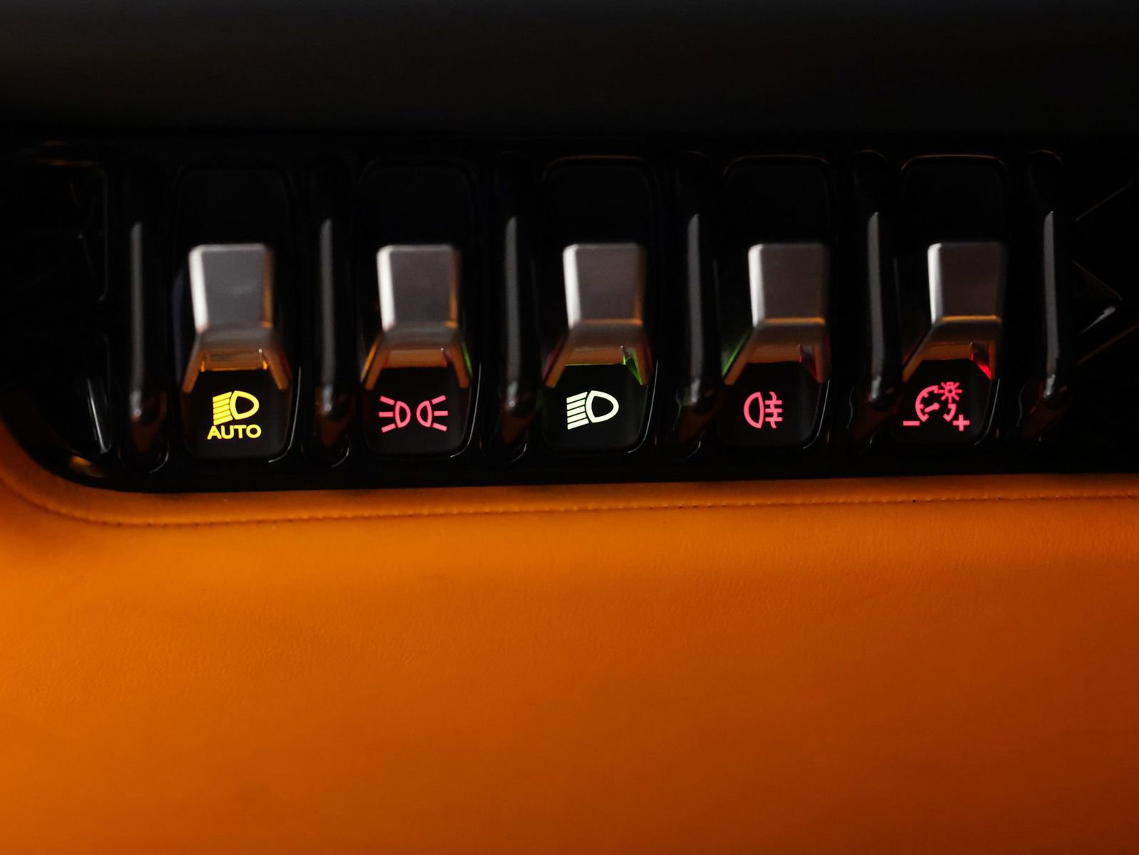 Used 2020 Lamborghini Huracan EVO image 27