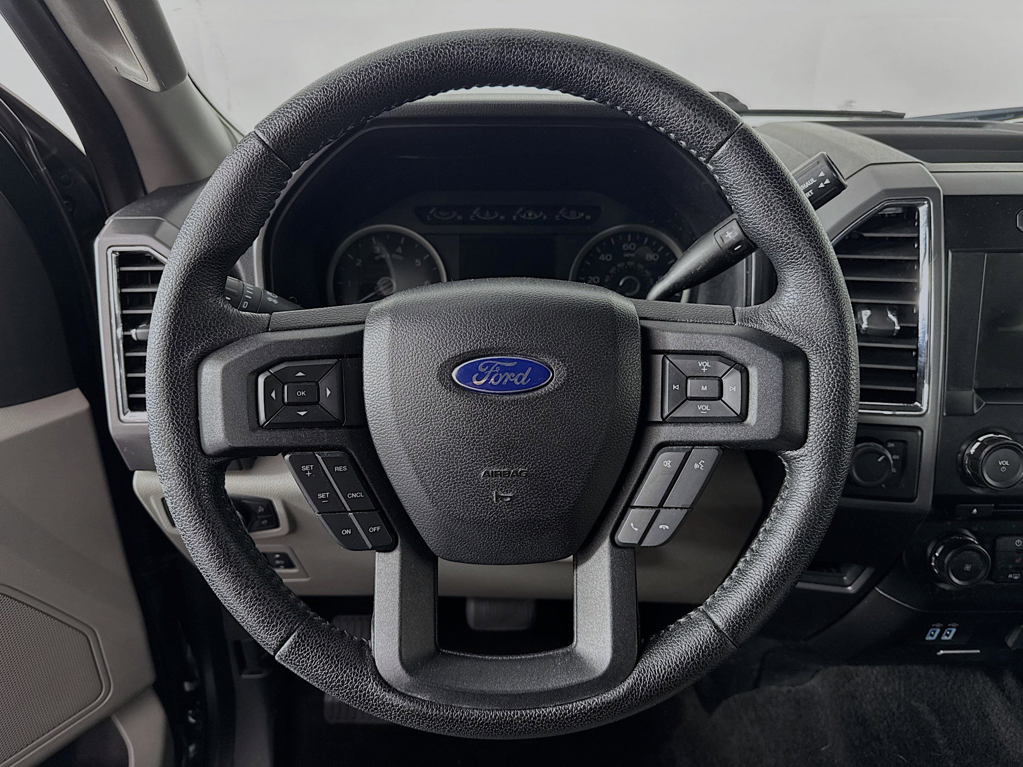 Used 2016 Ford F150 XLT w/ Equipment Group 302A Luxury image 11