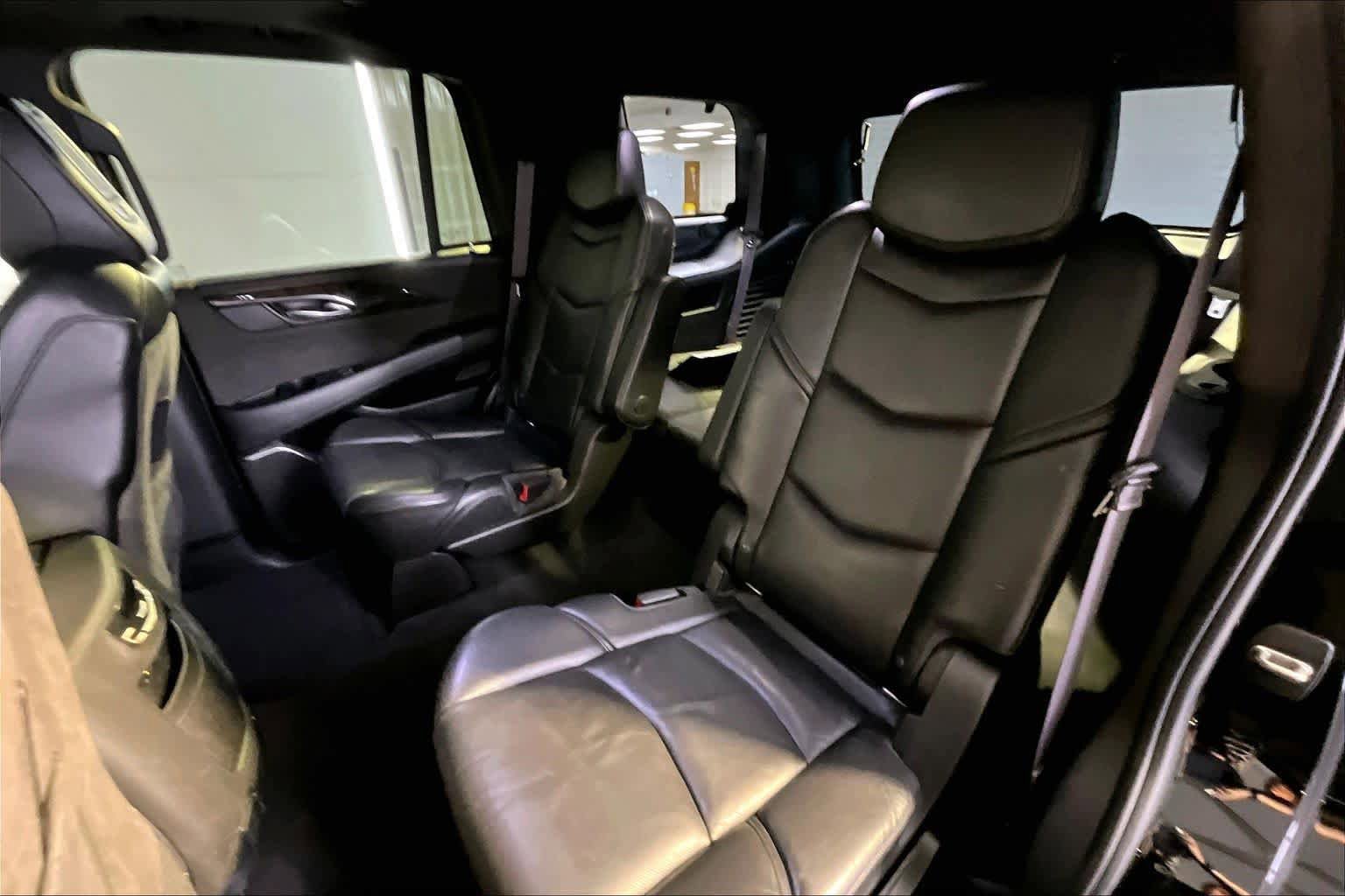 Used 2015 Cadillac Escalade Platinum AWD/4WD image 20