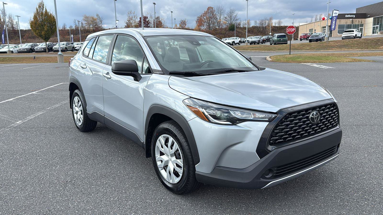 Used 2022 Toyota Corolla Cross L image 1