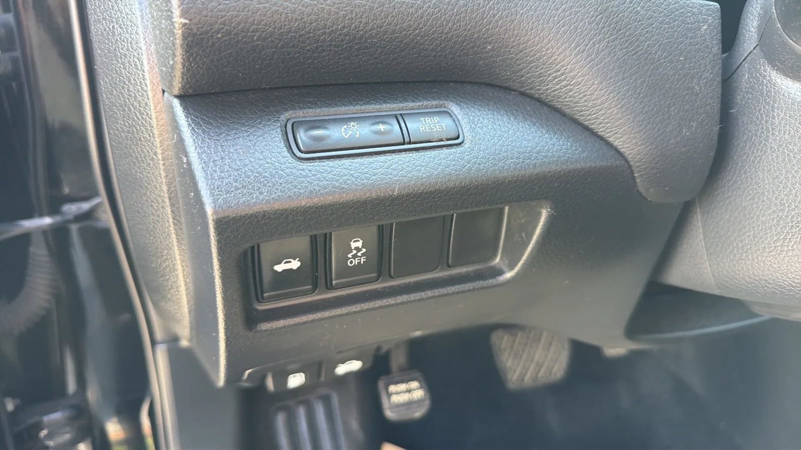 Used 2018 Nissan Altima 2.5 SR FWD image 19