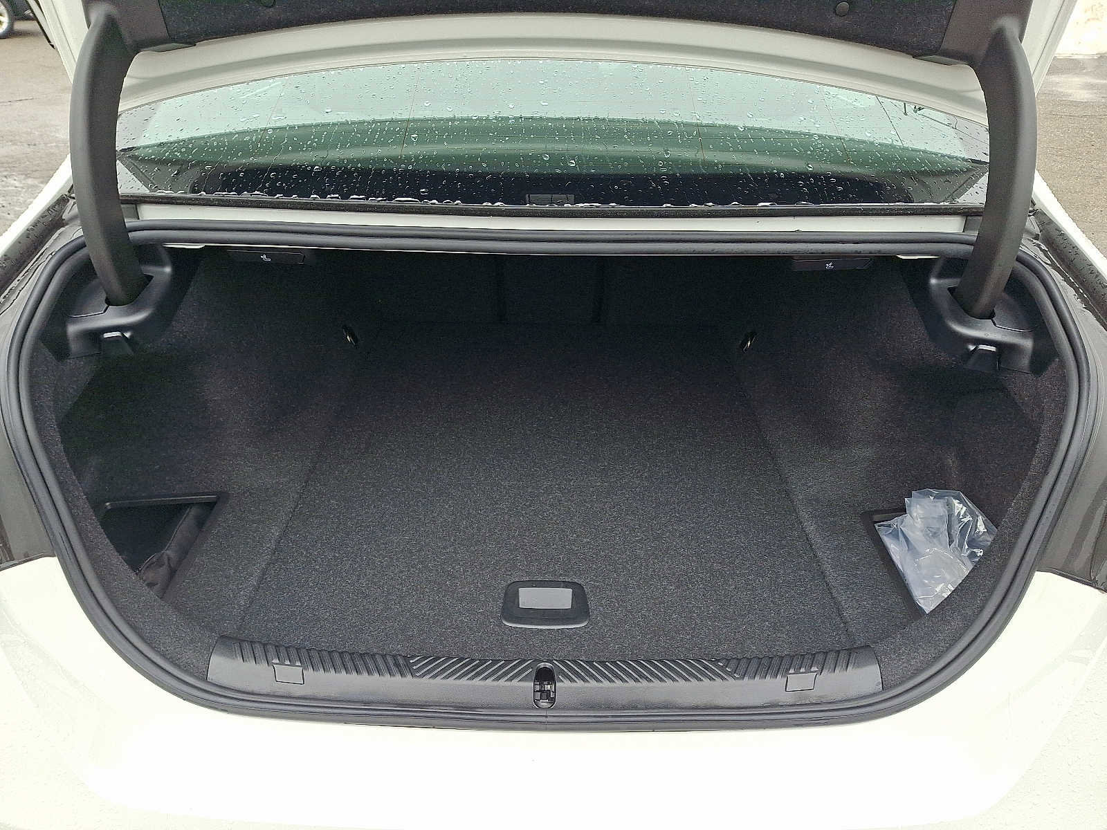 Used 2025 BMW i5 xDrive40 w/ Premium Package image 28