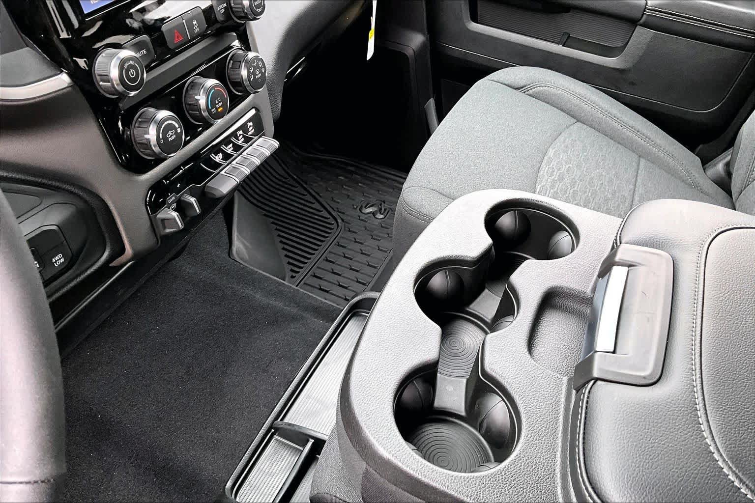 New 2027 RAM 3500 Big Horn AWD/4WD image 7