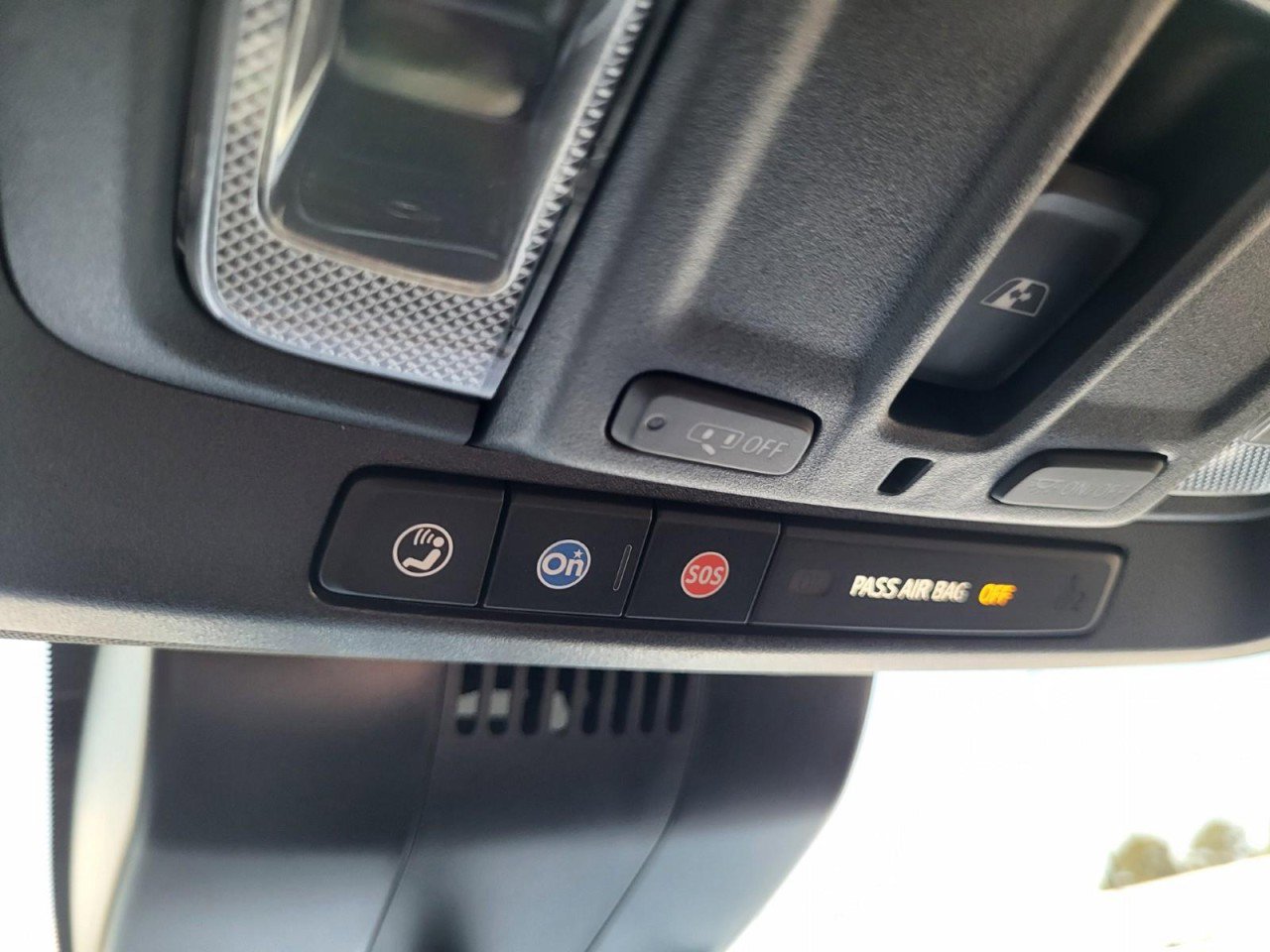 Used 2025 GMC Sierra 1500 AT4 w/ Technology Package AWD/4WD image 23