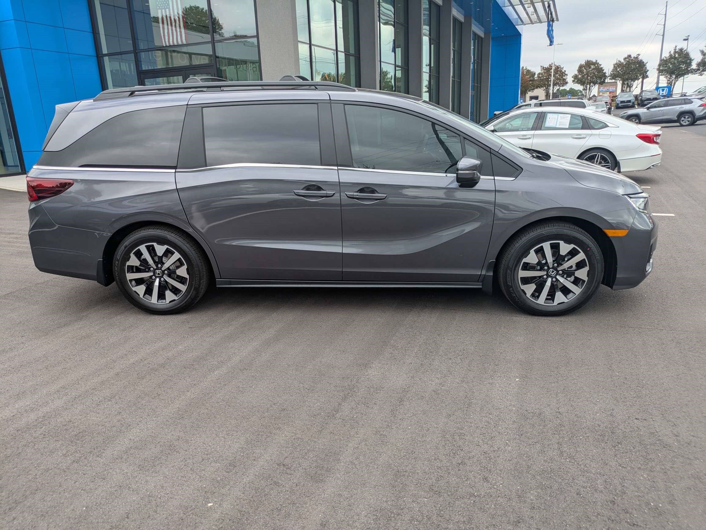 New 2027 Honda Odyssey EX-L image 24