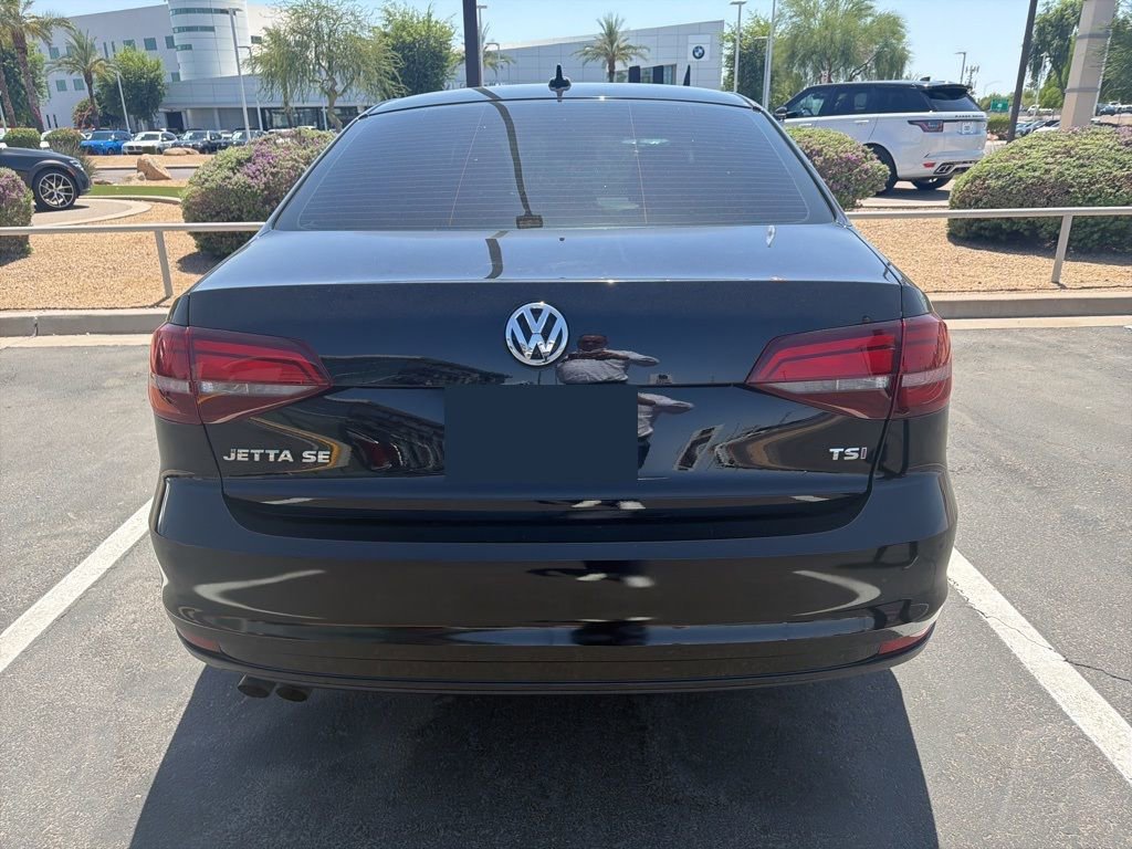 Used 2017 Volkswagen Jetta SE image 5