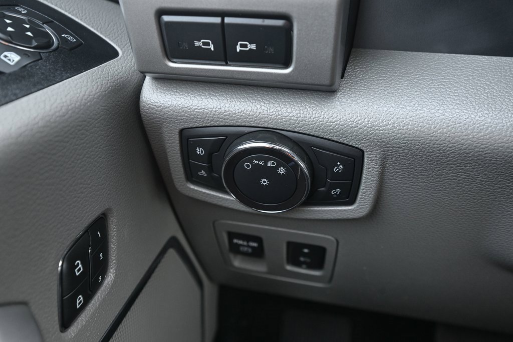 Used 2019 Ford F150 Lariat w/ Equipment Group 502A Luxury image 41