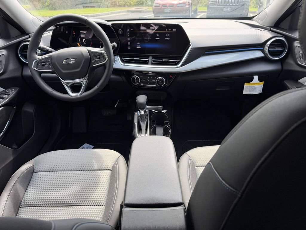 New 2026 Chevrolet Trax LT w/ Driver Confidence Package FWD image 3