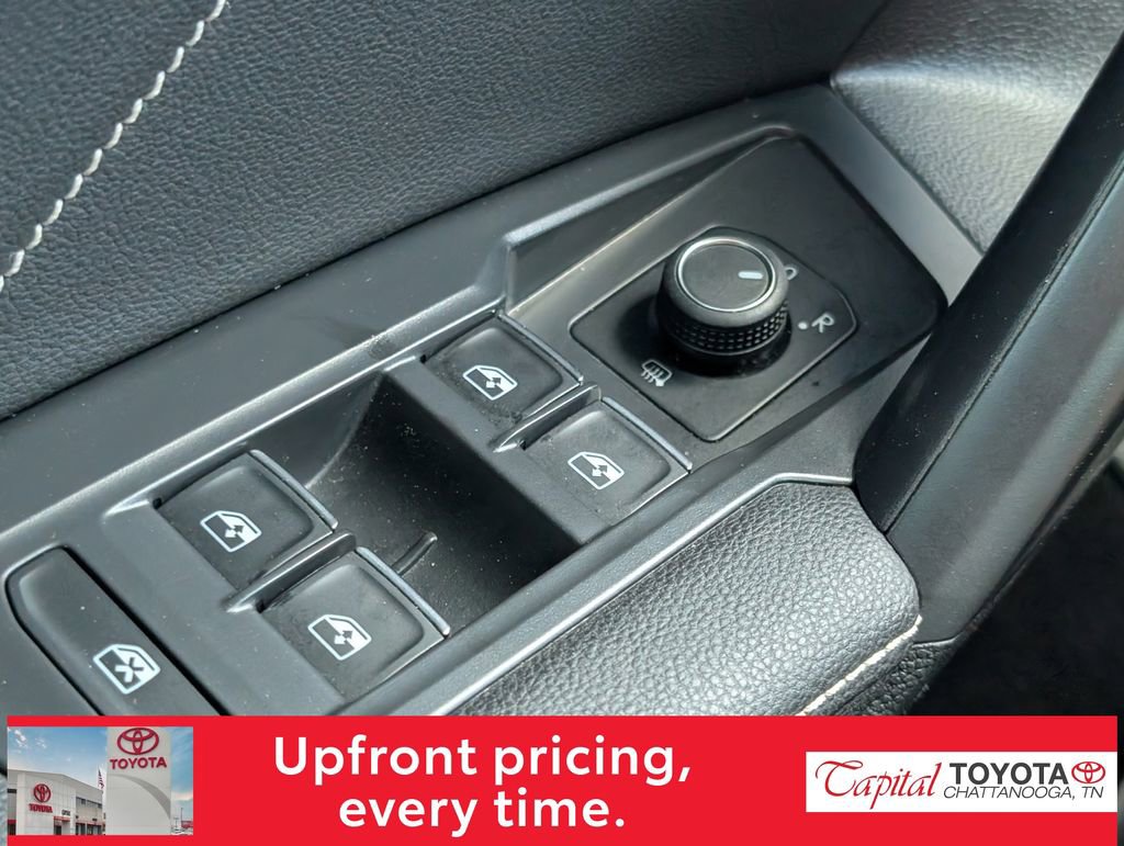 Used 2022 Volkswagen Tiguan SE FWD image 15
