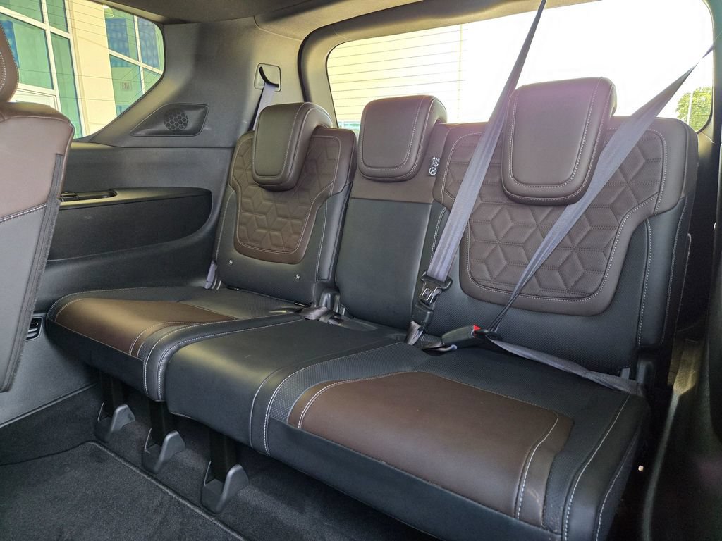Used 2025 Nissan Armada Platinum Reserve AWD/4WD image 16