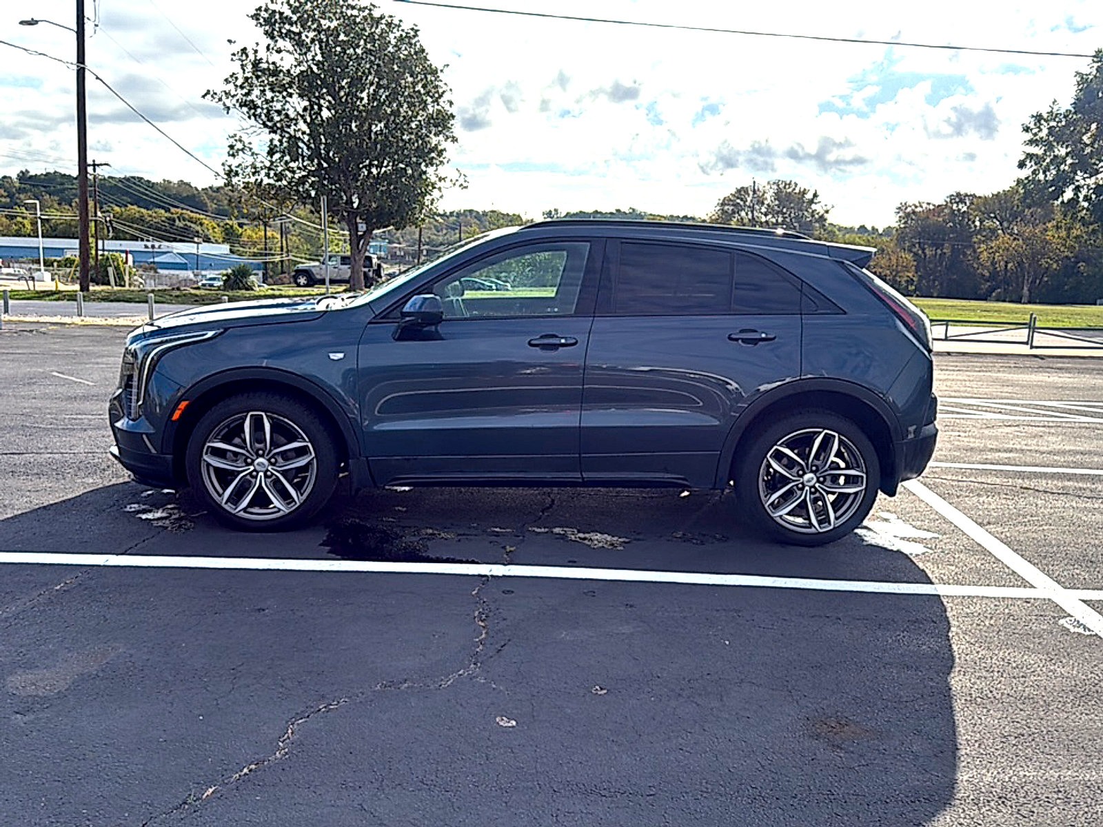 Used 2020 Cadillac XT4 Sport w/ Cold Weather Package AWD/4WD image 5