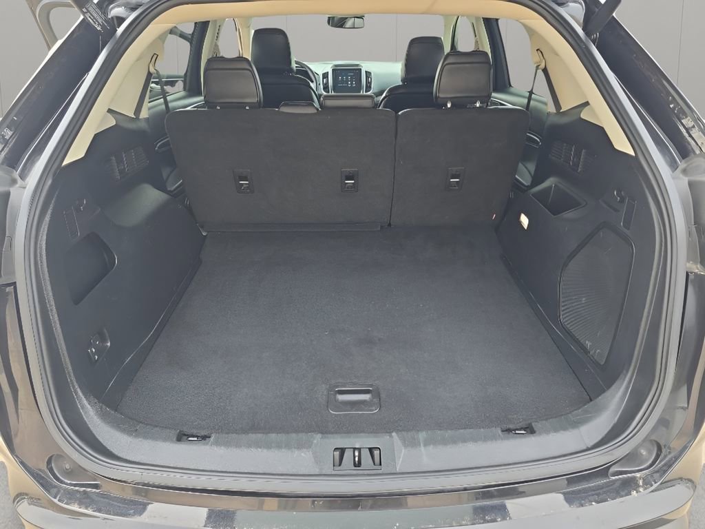 Used 2022 Ford Edge Titanium image 30
