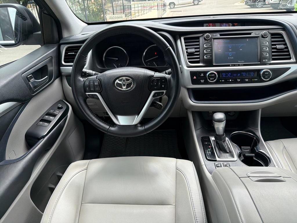 Used 2018 Toyota Highlander XLE FWD image 31