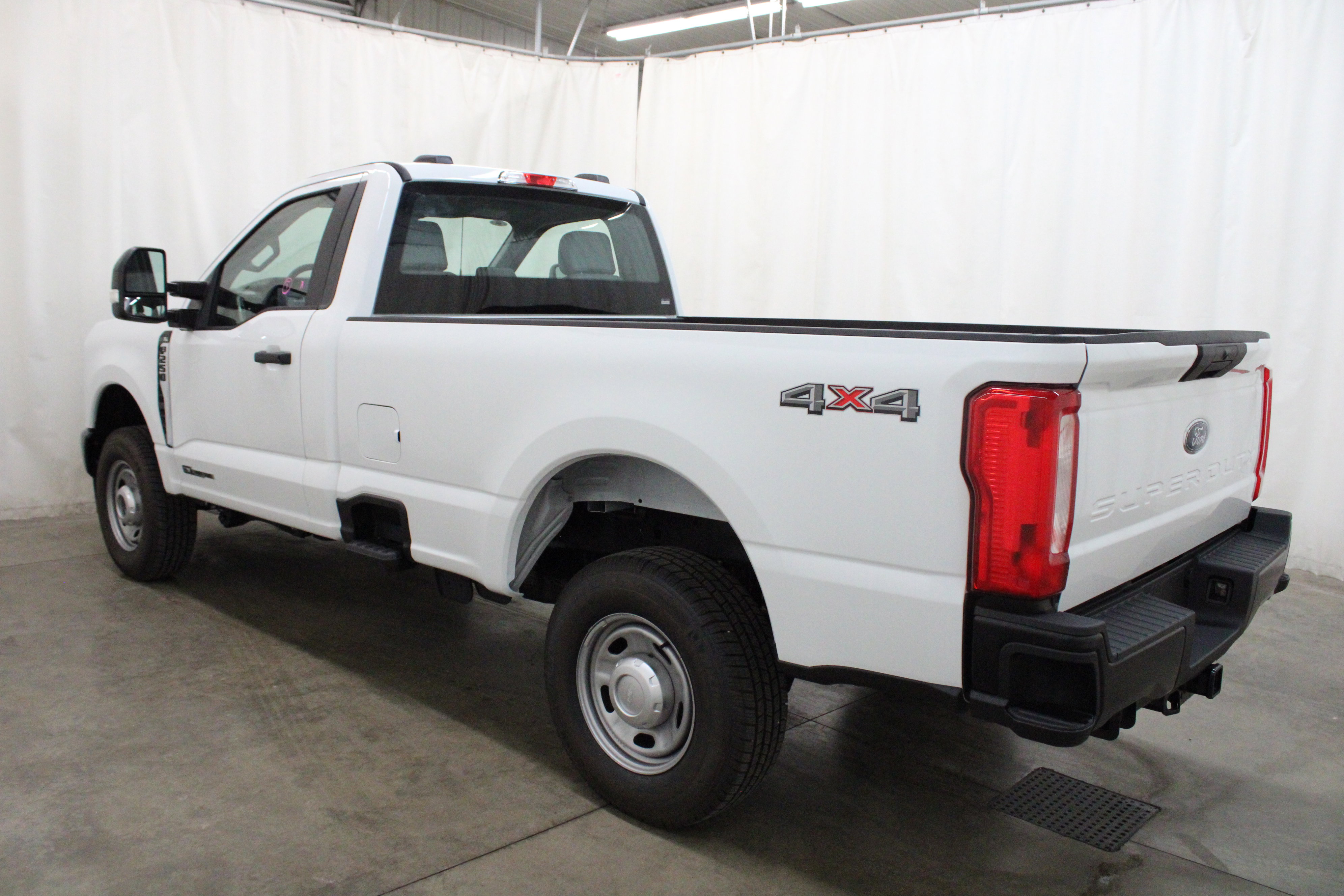 Used 2025 Ford F250 XLT w/ F-250 >10K GVWR Package image 4