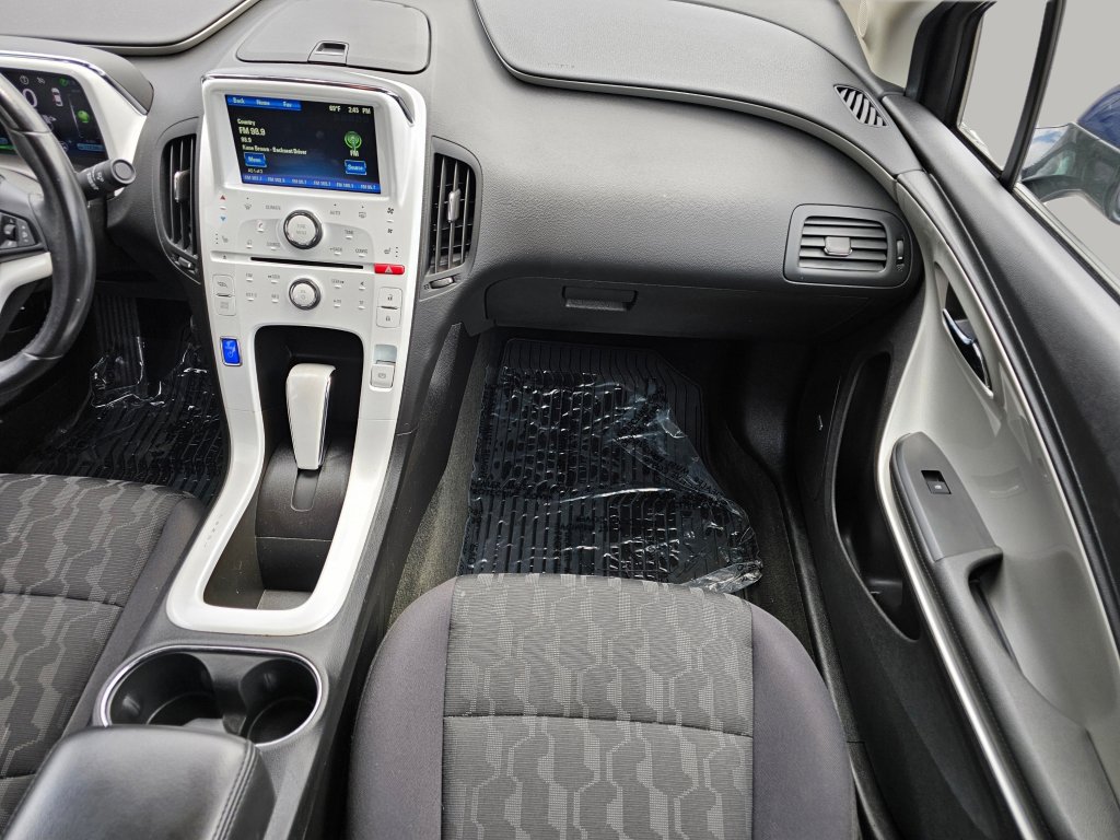 Used 2013 Chevrolet Volt w/ Enhanced Safety Package 2 image 4