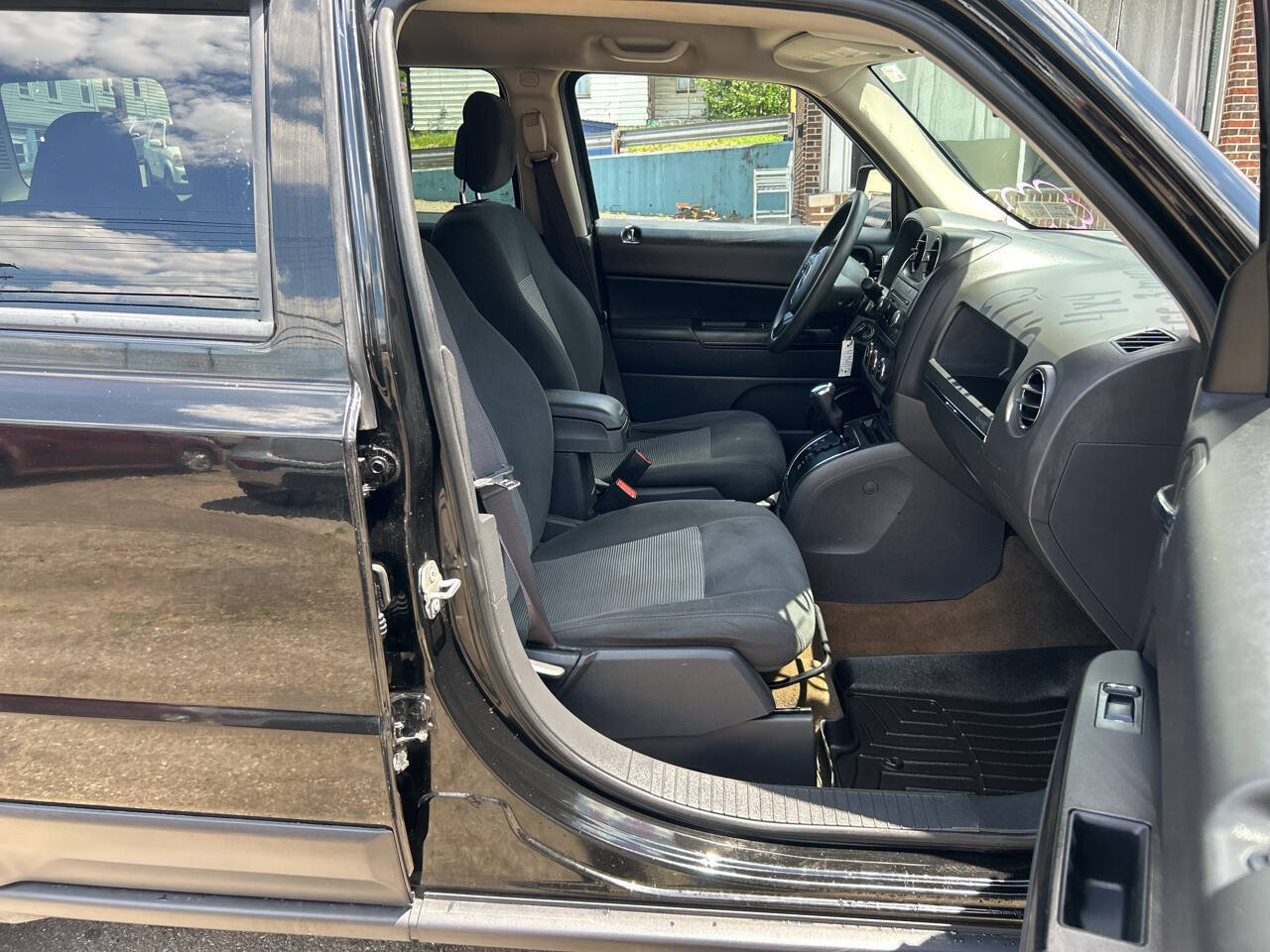 Used 2017 Jeep Patriot Sport w/ Power Value Group AWD/4WD image 21