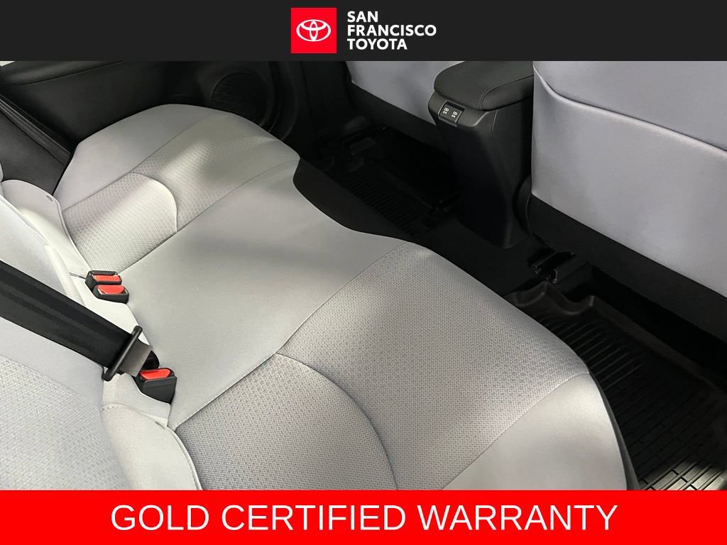 Certified 2022 Toyota Prius LE FWD image 17