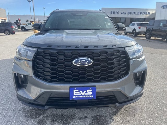 New 2026 Ford Explorer ST-Line w/ ST-Line Street Pack video 2
