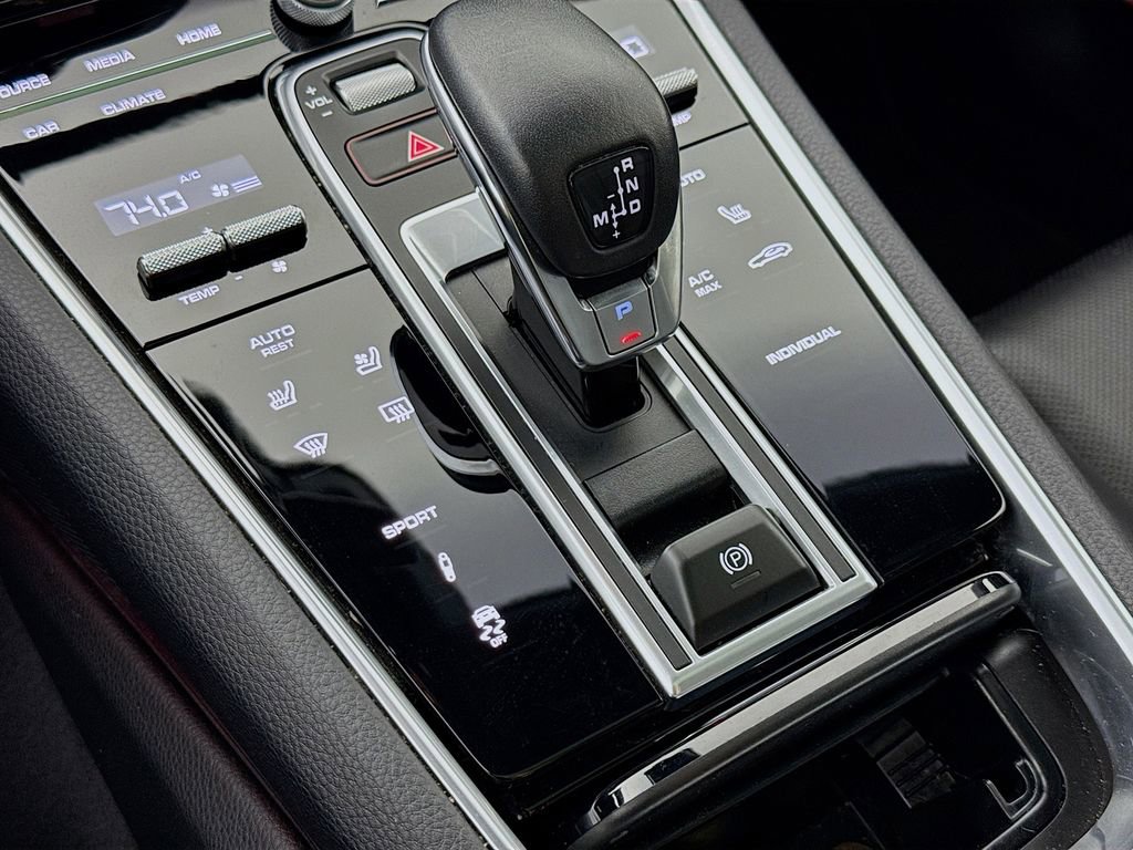 Certified 2023 Porsche Panamera Platinum Edition image 23