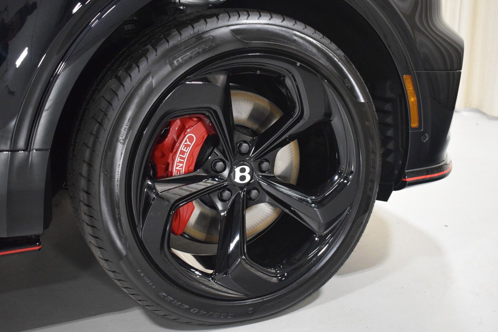 New 2025 Bentley Bentayga AWD/4WD image 7