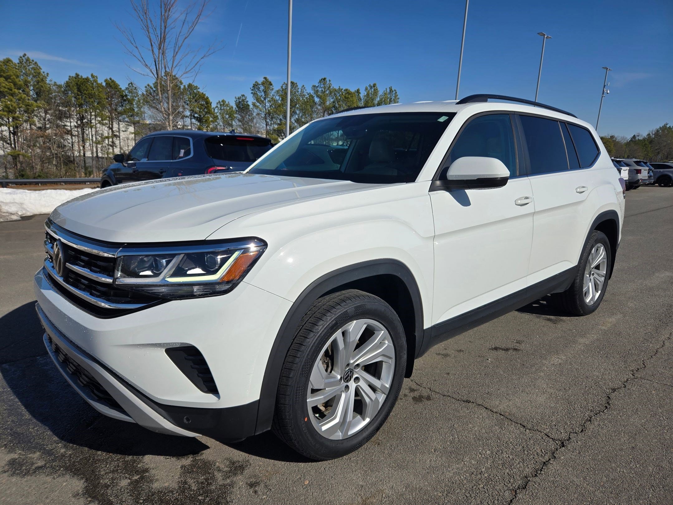 Used 2021 Volkswagen Atlas SE image 3