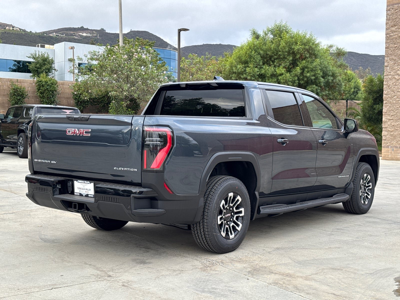 Used 2026 GMC Sierra EV Elevation AWD/4WD image 14