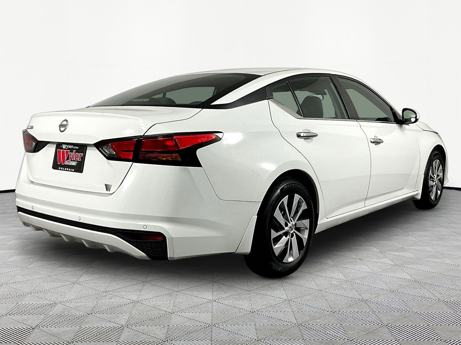 Certified 2022 Nissan Altima 2.5 S w/ Driver Assist Package FWD image 6