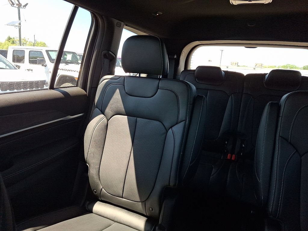 New 2026 Jeep Grand Cherokee L Limited AWD/4WD image 13