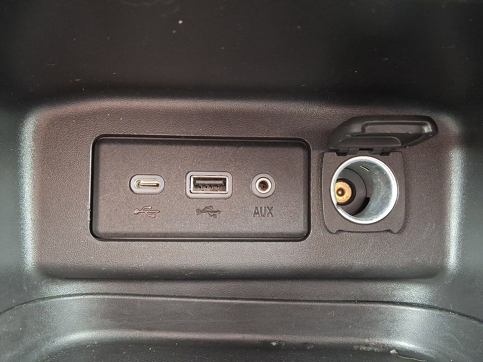 Used 2024 Chevrolet Equinox LT FWD image 23