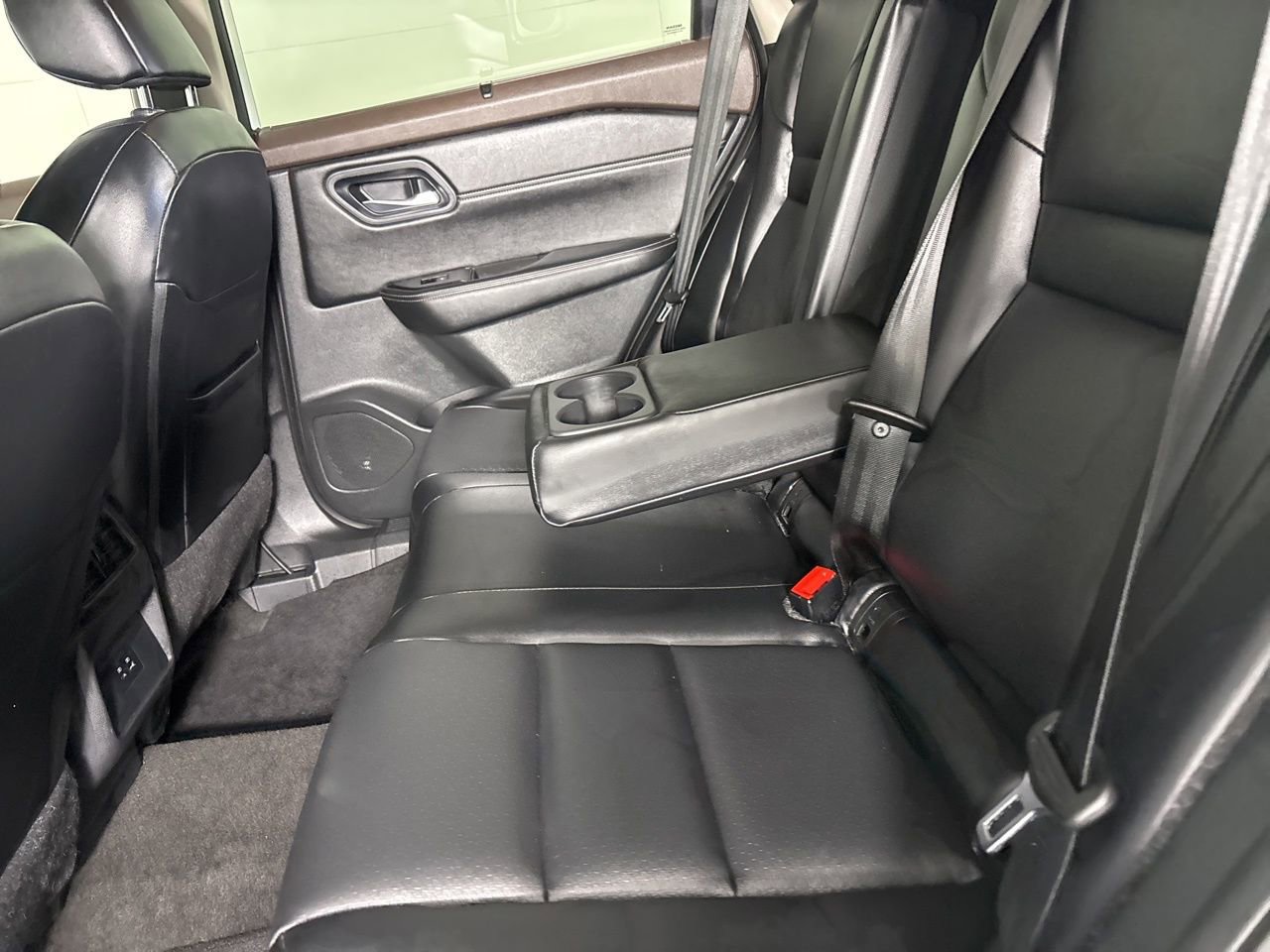 Used 2023 Nissan Rogue SV w/ SV Premium B Package image 23