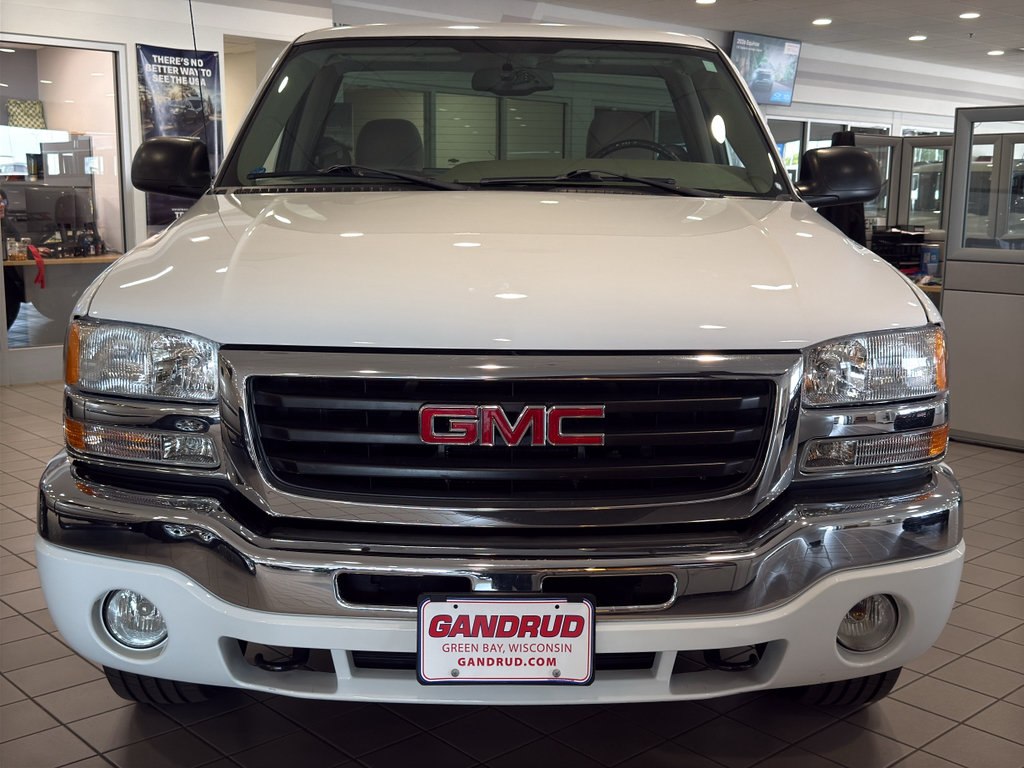 Used 2004 GMC Sierra 1500 SLE w/ Light Duty Power Package AWD/4WD image 3